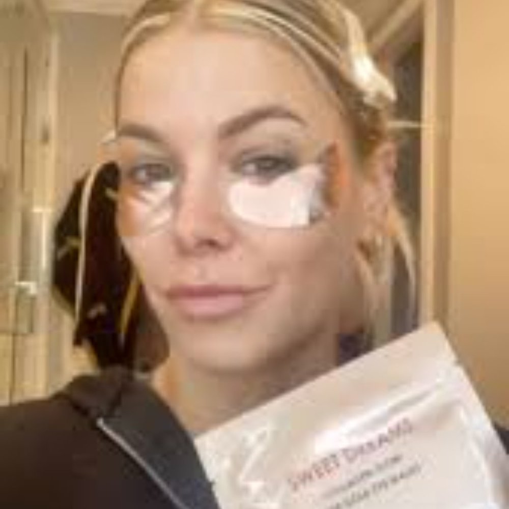 New In Box - Glowiest Sweet Dreams Collagen Glow Gold Eye Masks